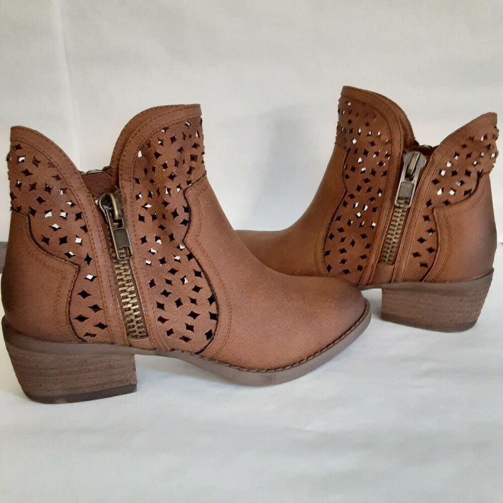 Not Rated Aerated Vegan Leather Bootie sz7, Tobacco, Zip Sides,Versatile